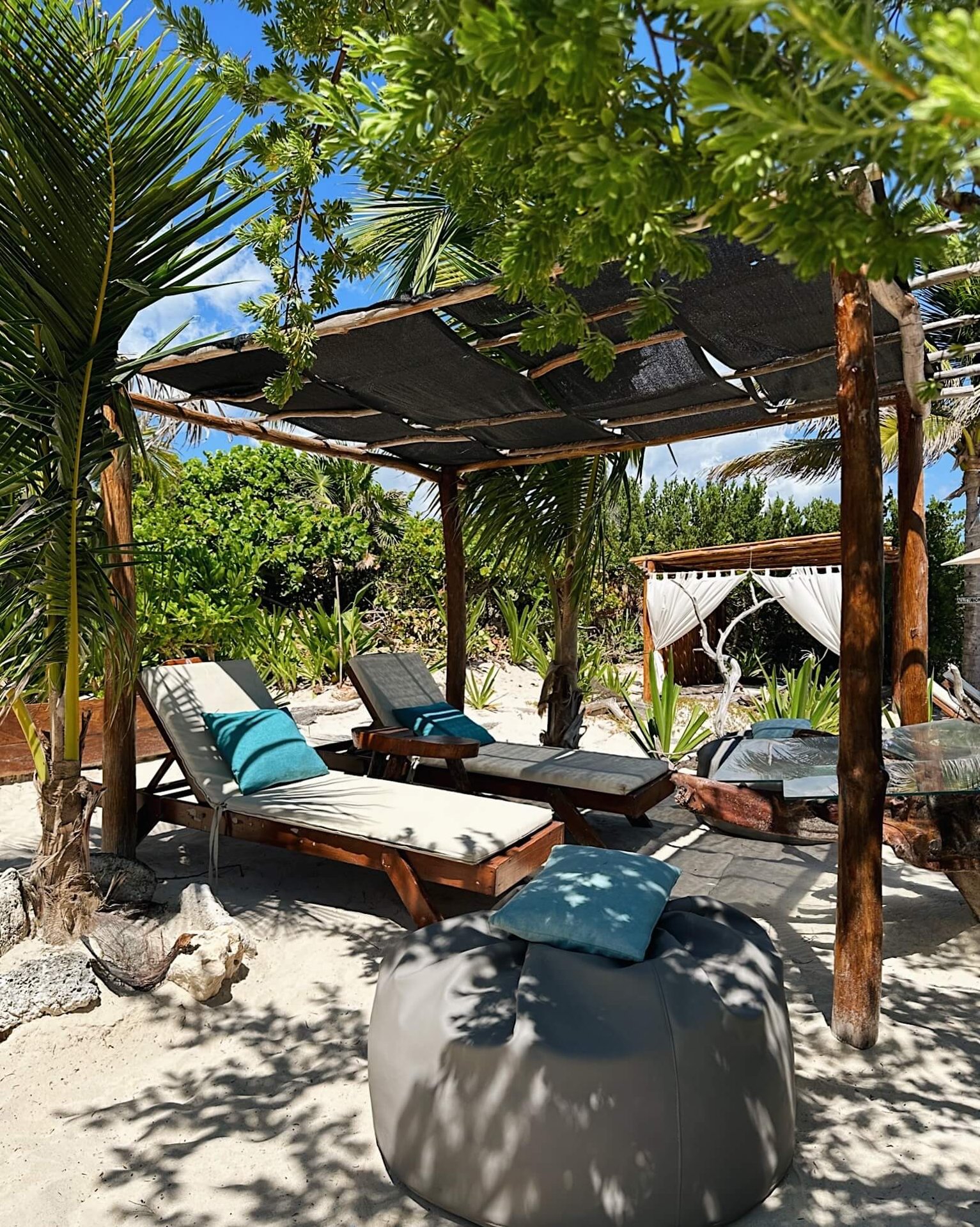 Dune Beach & Jungle at Hayhu